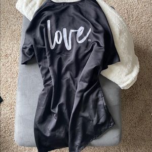 Silky VS Robe/Cover Short Sleeve, Love Imprint
